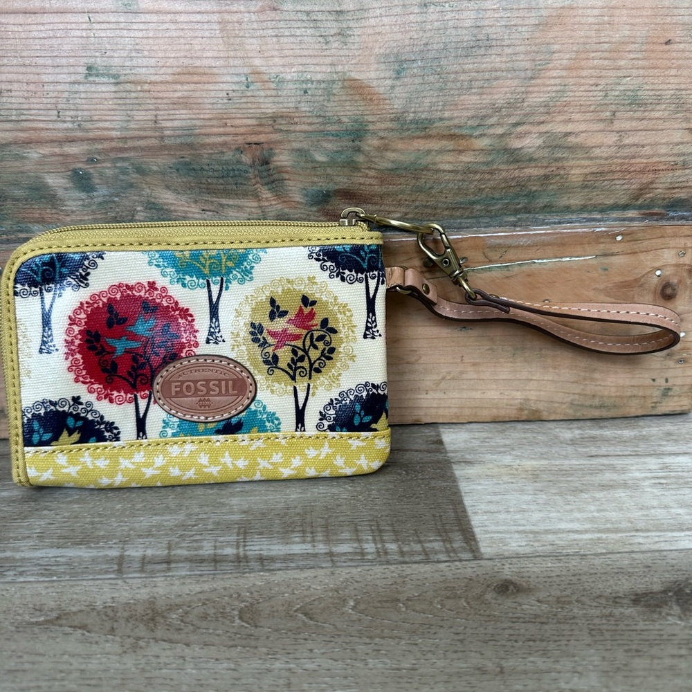 Fossil Yellow and White Bird-Print Wristlet